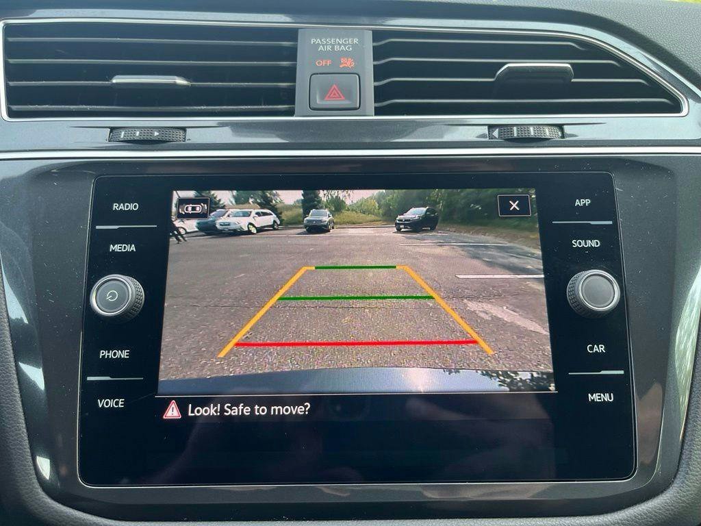 Certified 2024 Volkswagen Tiguan SE R-Line AWD/4WD image 21