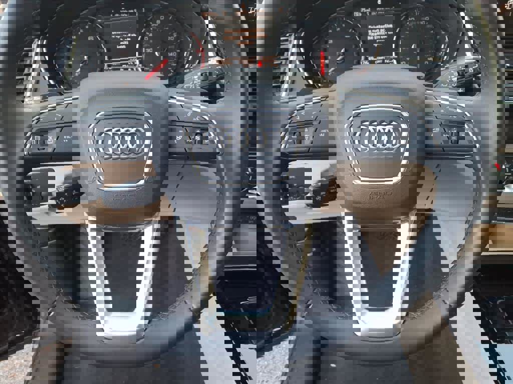 Used 2023 Audi Q5 2.0T Premium w/ Convenience Package image 19