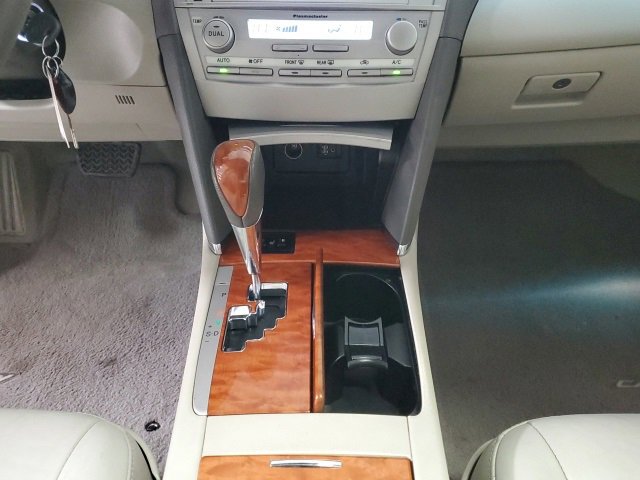 Used 2011 Toyota Camry XLE w/ SE/XLE Extra-Value Pkg image 21