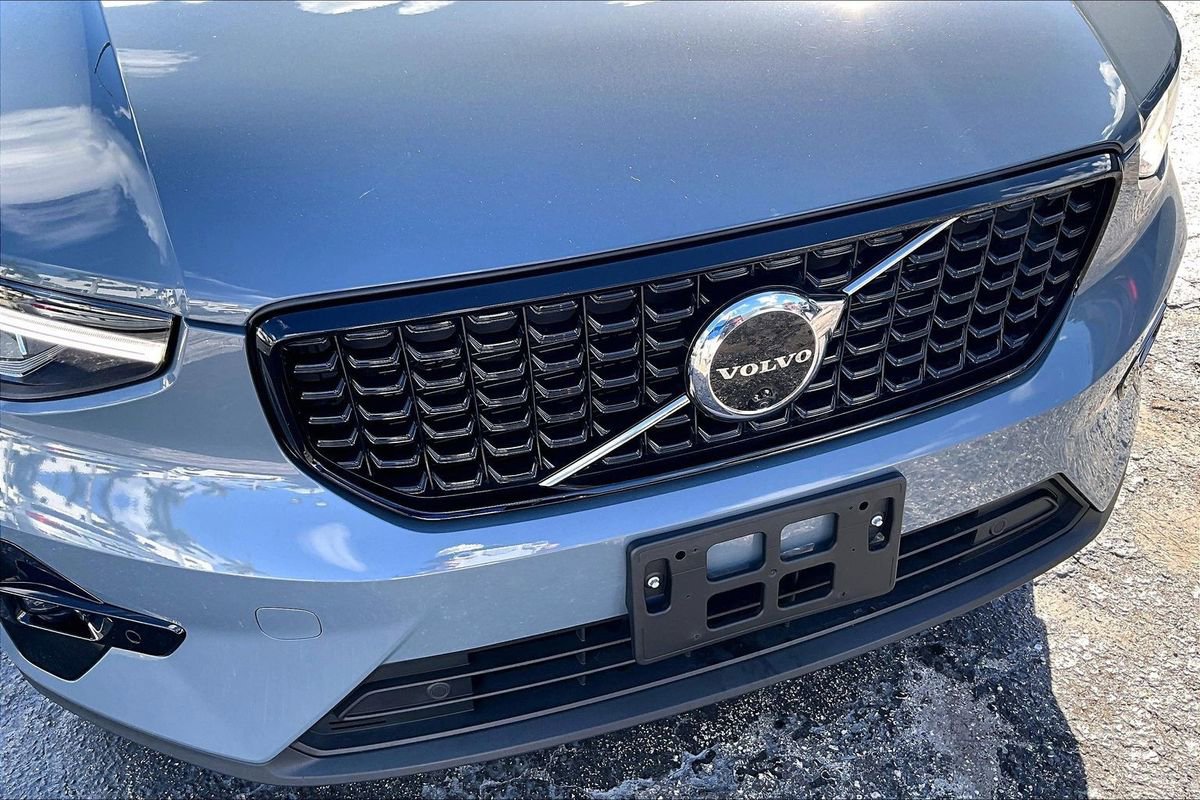 Used 2023 Volvo XC40 B5 Plus w/ Driver Assist Package image 35