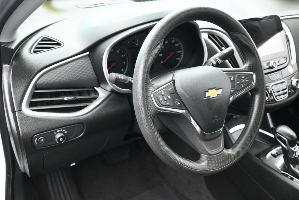 Used 2024 Chevrolet Malibu LT FWD image 15