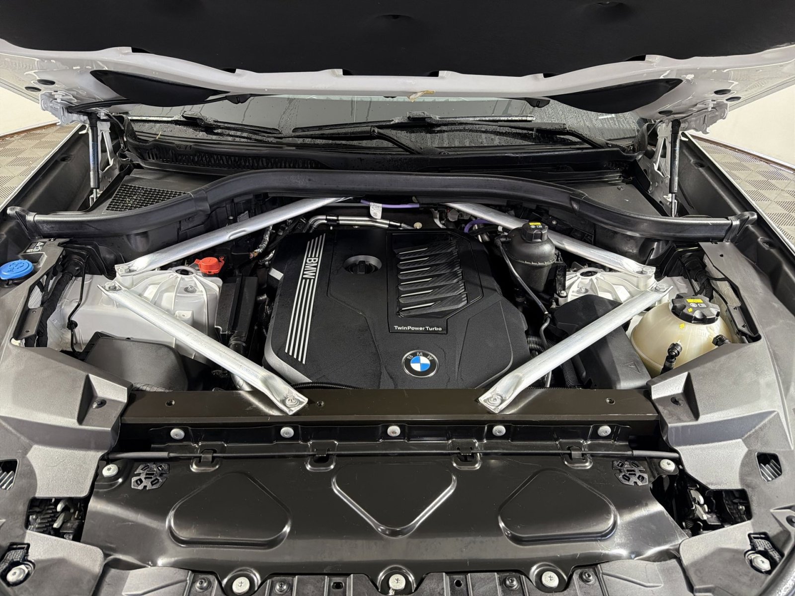 Used 2021 BMW X5 xDrive40i w/ M Sport Package image 28