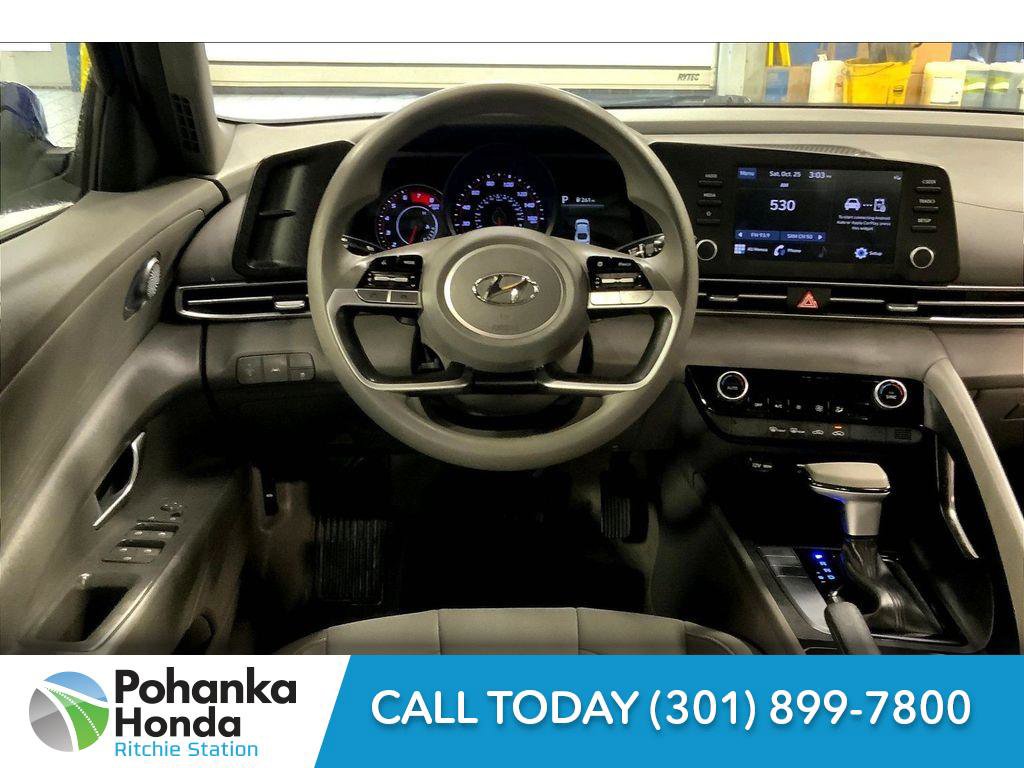 Used 2023 Hyundai Elantra SEL w/ Cargo Package image 4