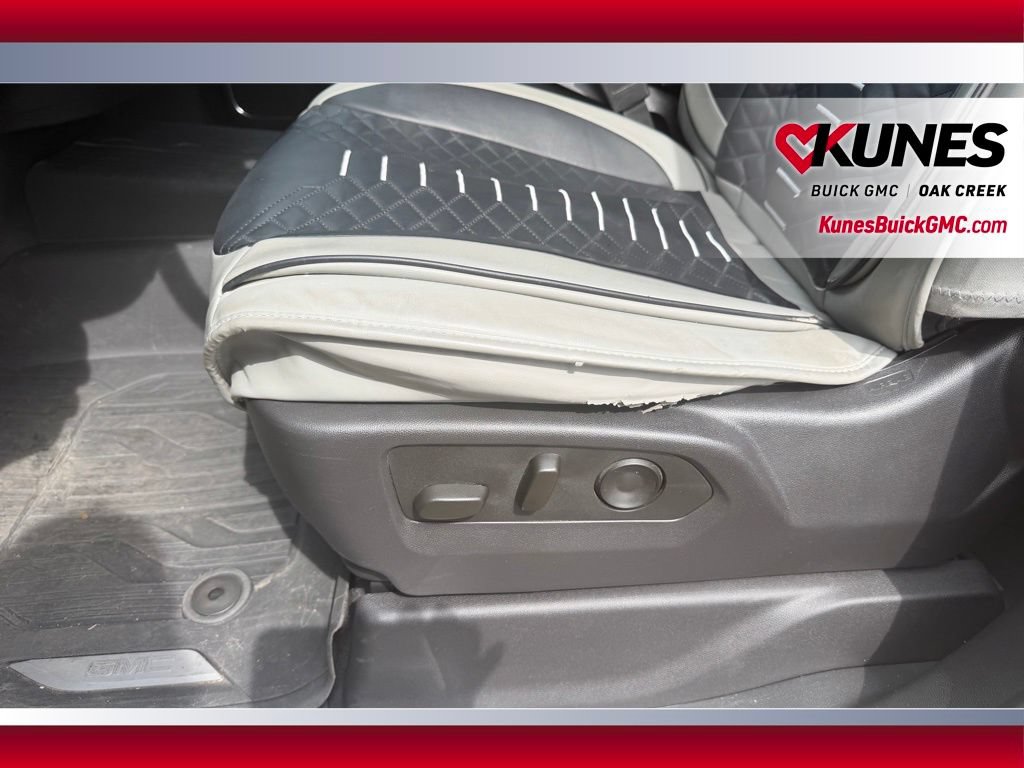 Used 2024 GMC Sierra 1500 Elevation w/ LPO, Elevation Black Package AWD/4WD image 9