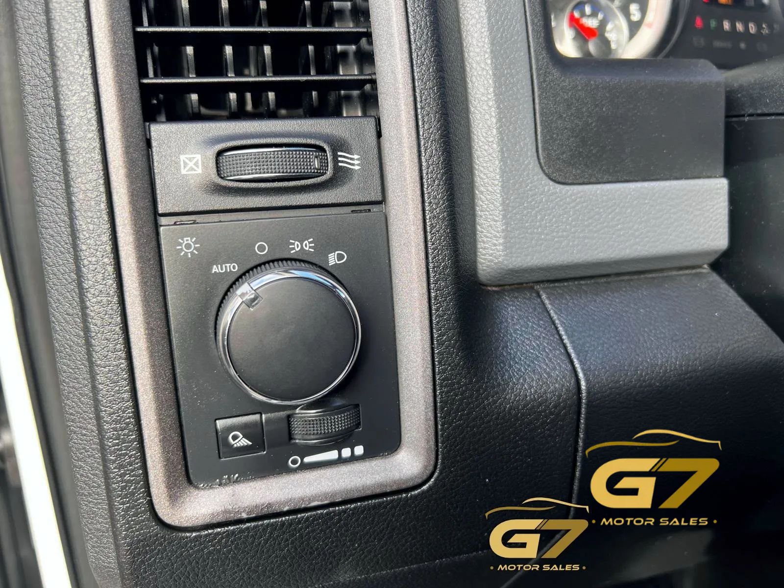 Used 2017 RAM 3500 Tradesman w/ Chrome Appearance Group AWD/4WD image 12