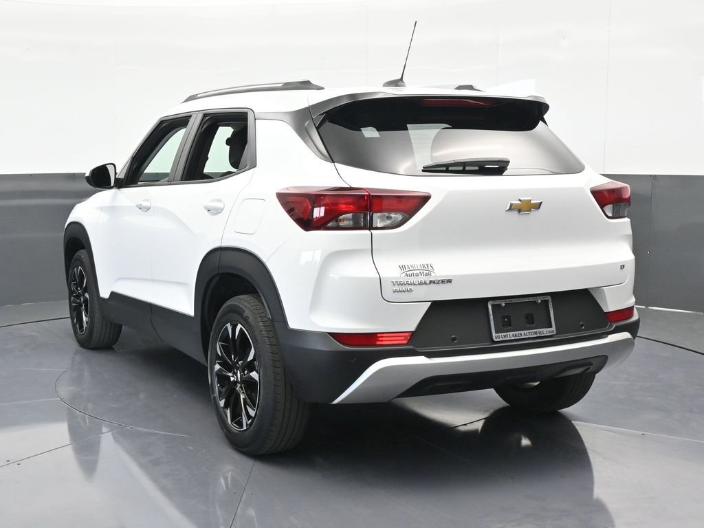 Used 2022 Chevrolet TrailBlazer LT w/ Driver Confidence Package image 4