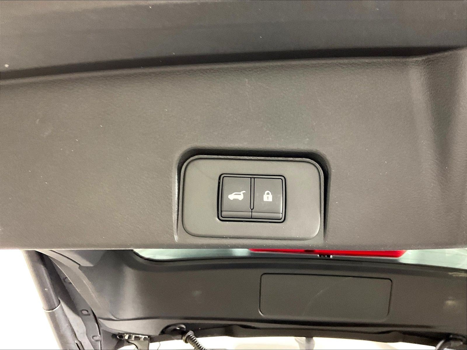 Used 2026 Nissan Rogue SV w/ Cold Weather Package AWD/4WD image 37