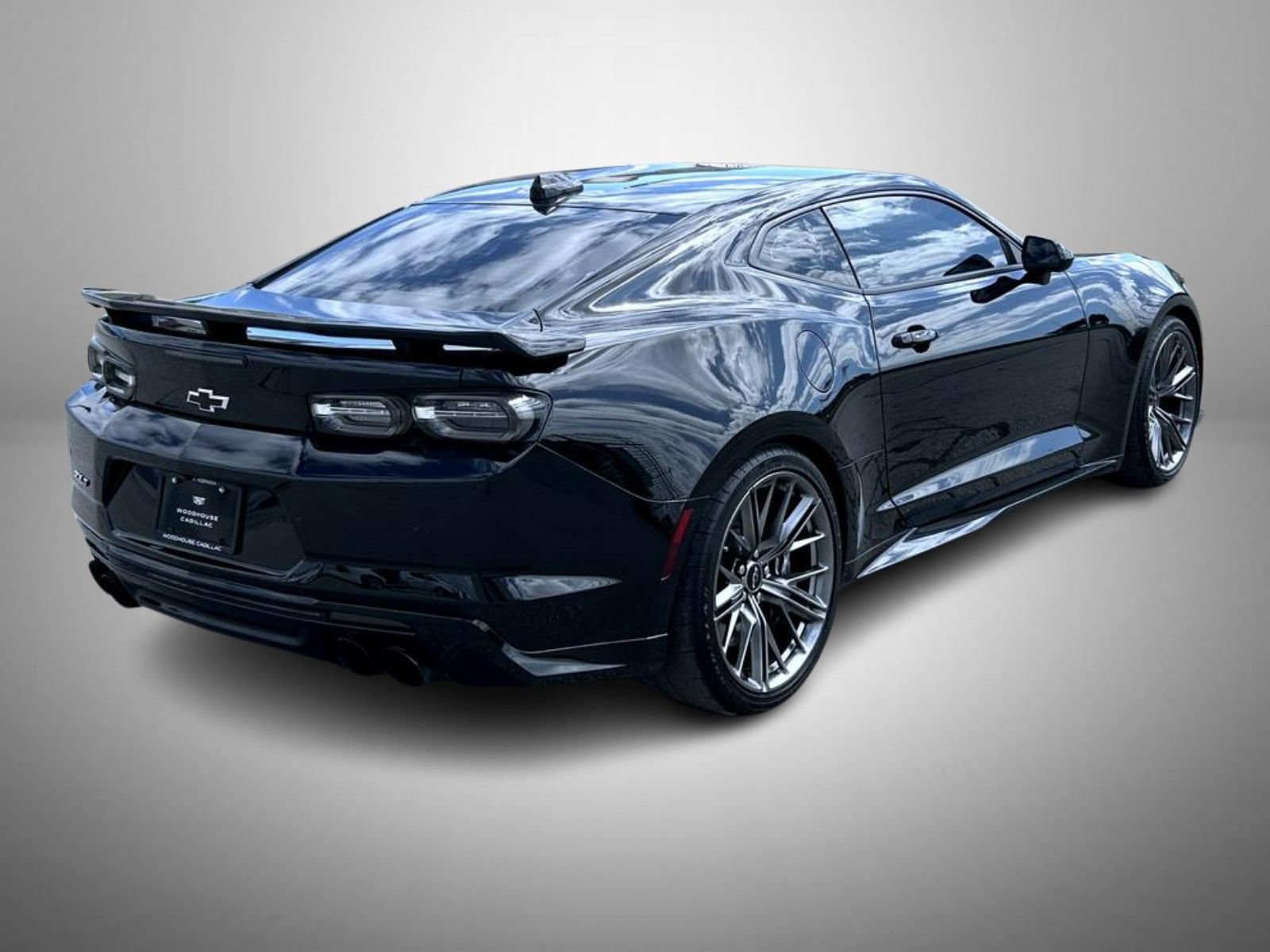 Used 2022 Chevrolet Camaro ZL1 RWD image 5