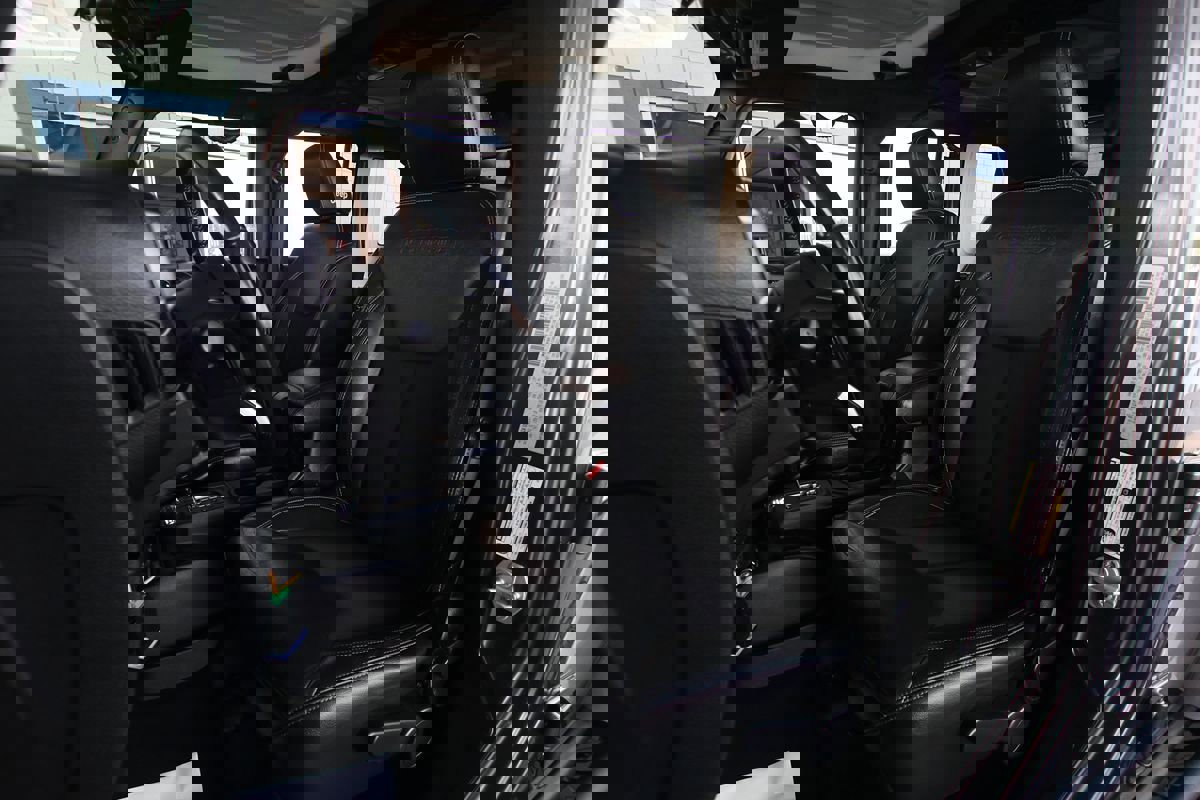 Used 2018 Jeep Wrangler Unlimited Sport image 9