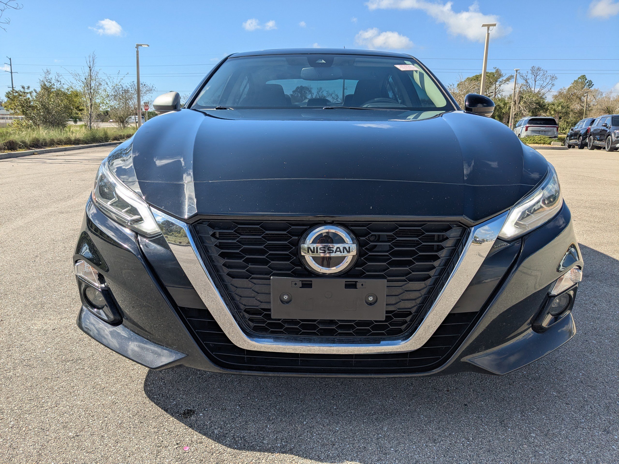 Used 2022 Nissan Altima 2.5 Platinum image 3