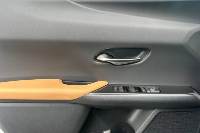 New 2026 Lexus UX 300h FWD image 8