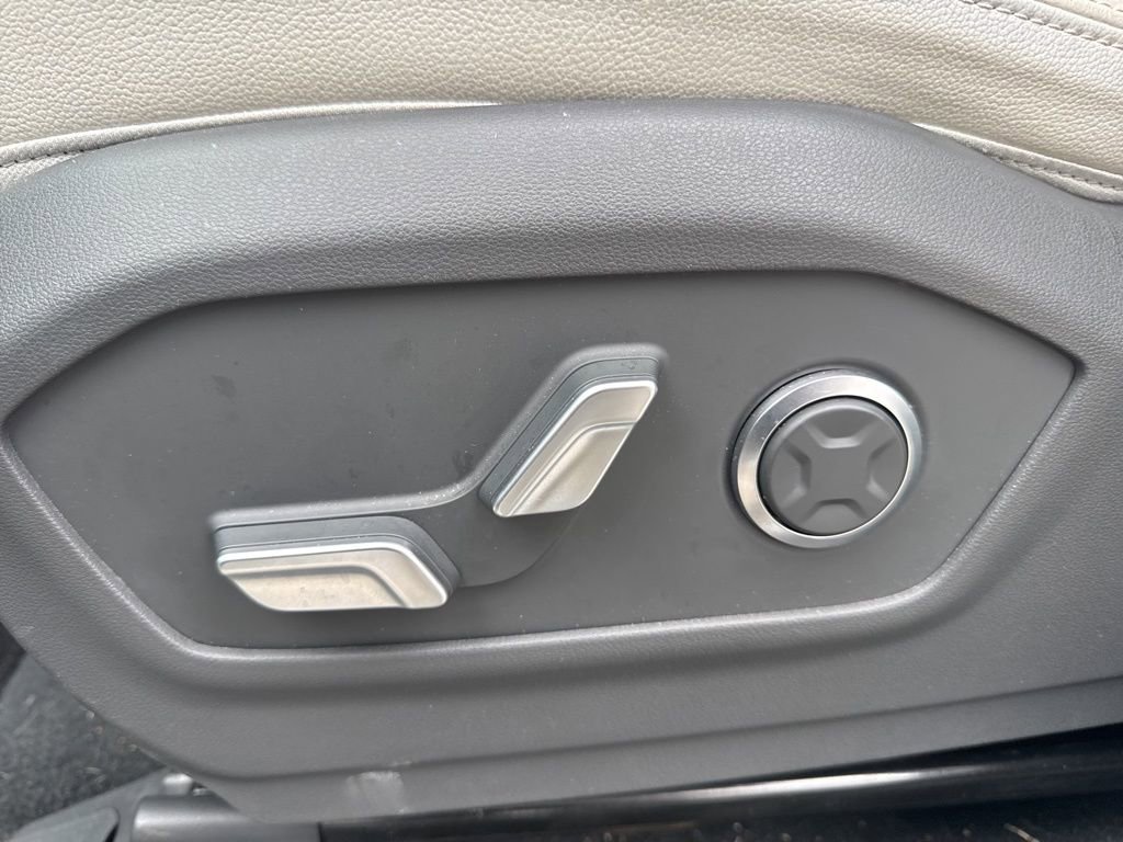 Used 2024 Hyundai Santa Fe Limited image 16