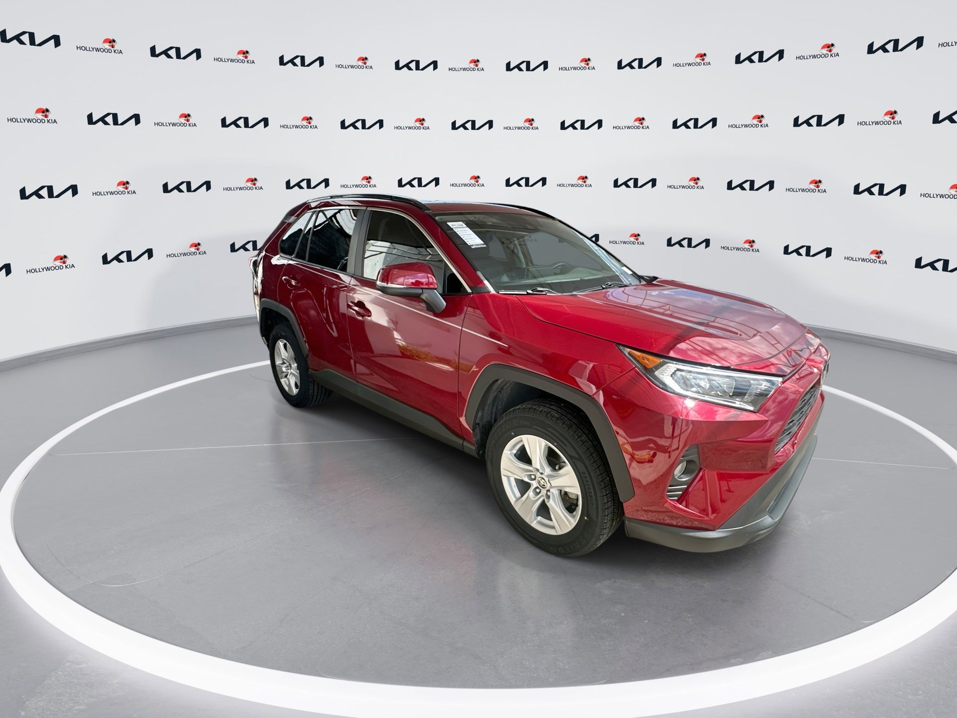 Used 2021 Toyota RAV4 XLE image 2