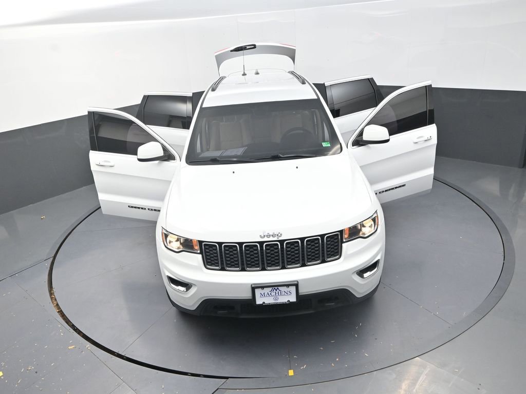 Used 2019 Jeep Grand Cherokee Laredo AWD/4WD image 32