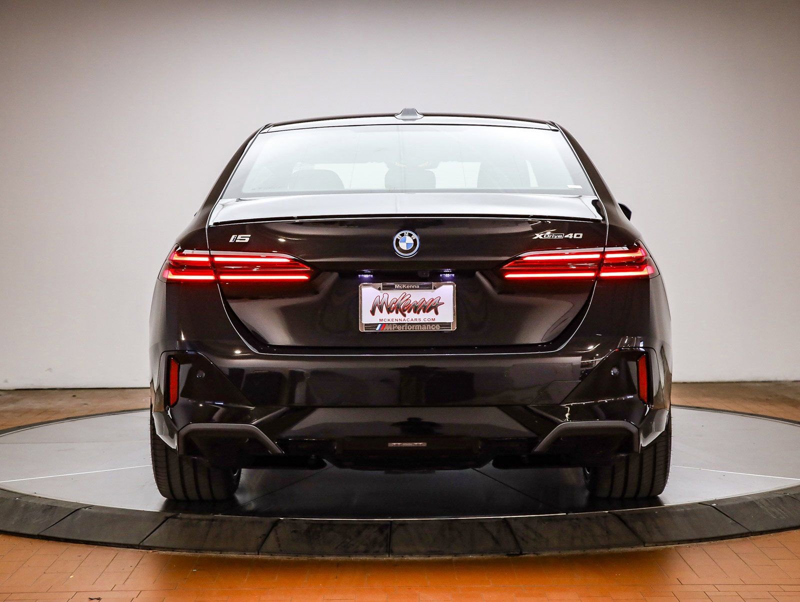 New 2026 BMW i5 eDrive40 w/ M Sport Package AWD/4WD image 8