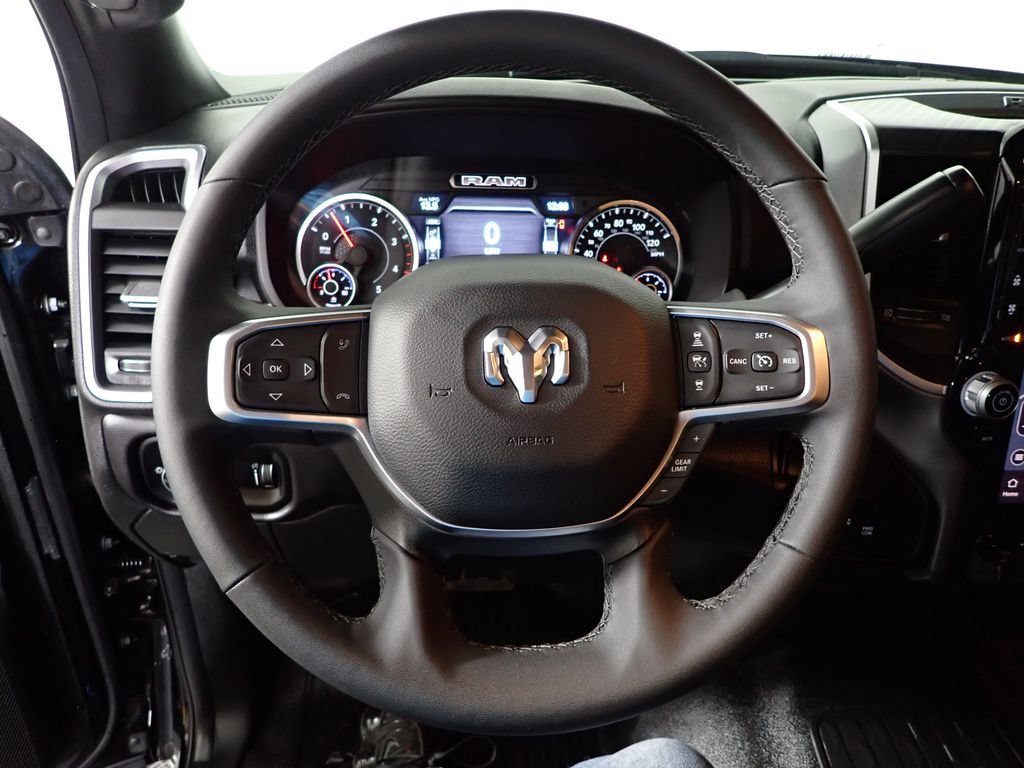 Used 2025 RAM 5500 4x4 Crew Cab image 26
