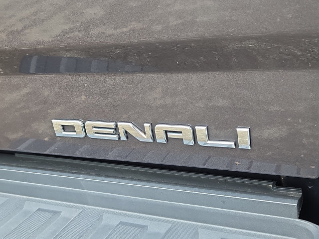 Used 2016 GMC Sierra 2500 Denali w/ Duramax Plus Package AWD/4WD image 32