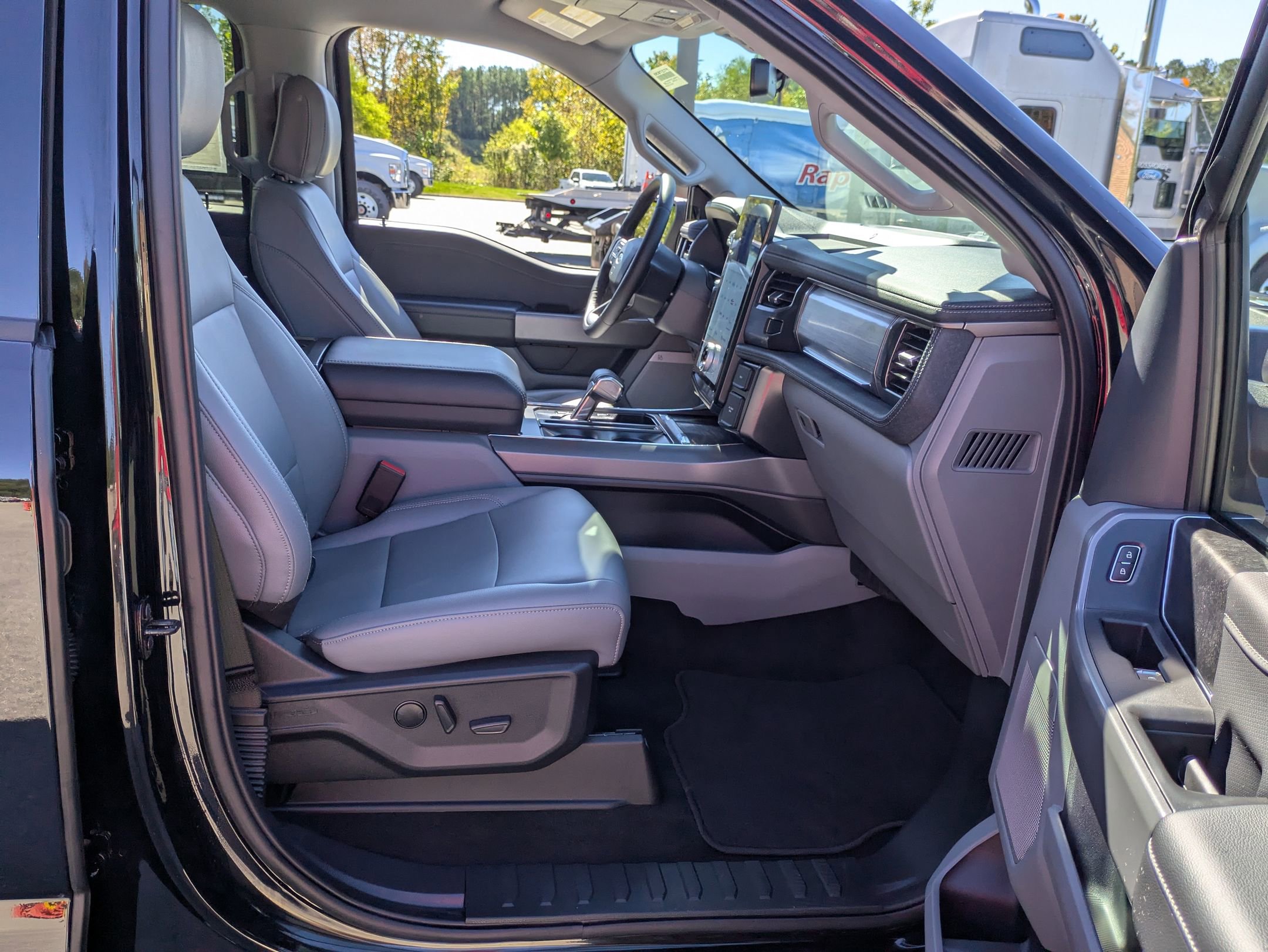 Certified 2025 Ford F150 Lightning Flash w/ Max Trailer Tow Package image 42