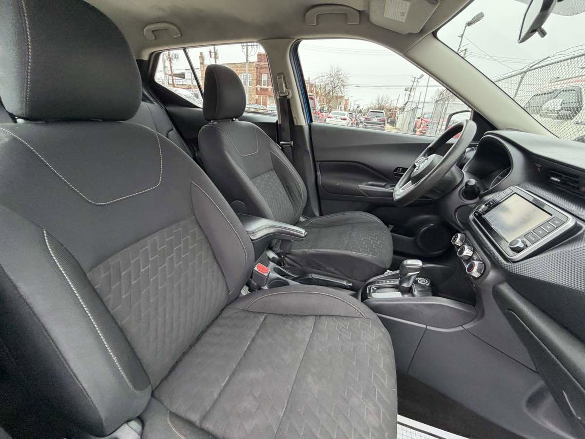 Used 2022 Nissan Kicks S image 23