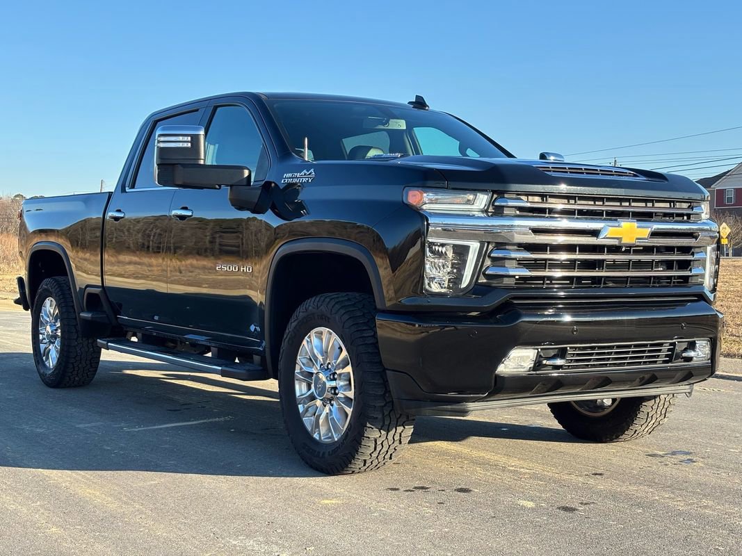 Used 2022 Chevrolet Silverado 2500 High Country image 3