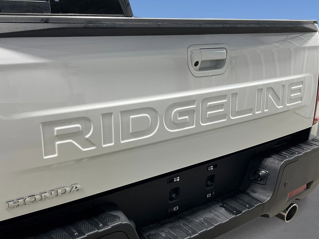 New 2026 Honda Ridgeline Black Edition image 9