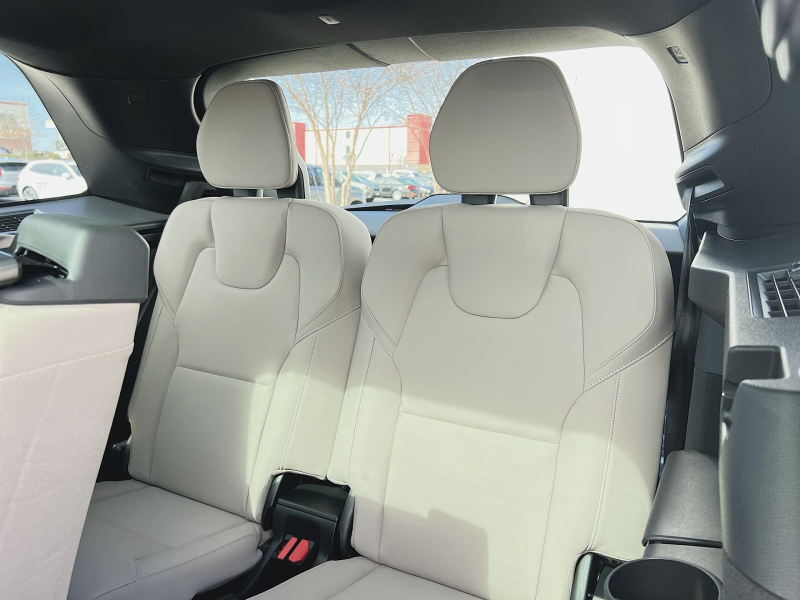 New 2026 Volvo XC90 B6 Plus w/ Protection Package Premier AWD/4WD image 34