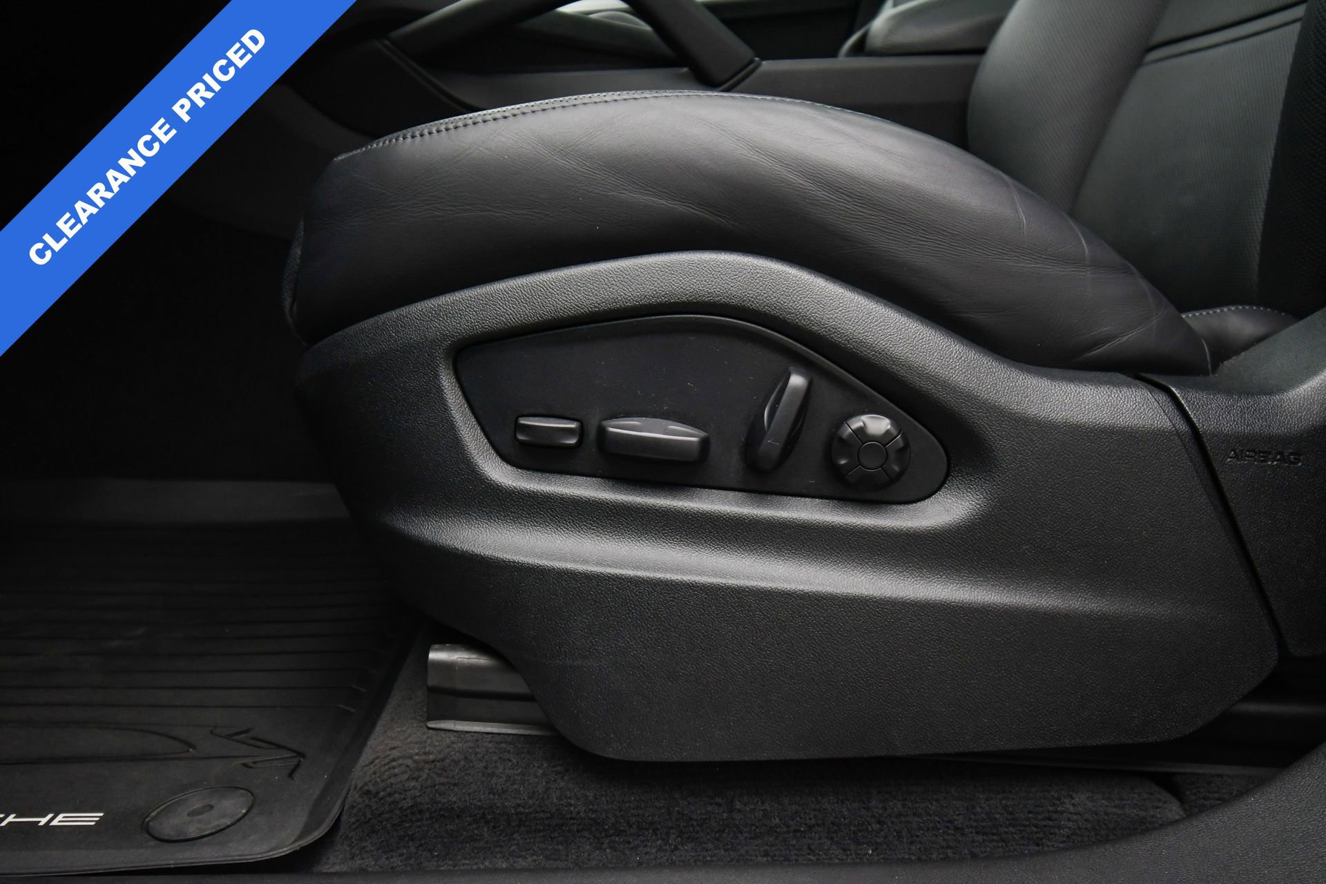 Used 2024 Porsche Cayenne Coupe image 41