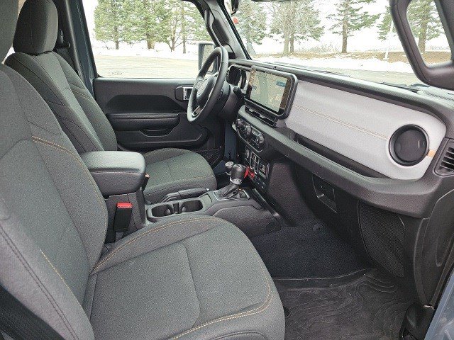 Used 2025 Jeep Wrangler Willys image 11