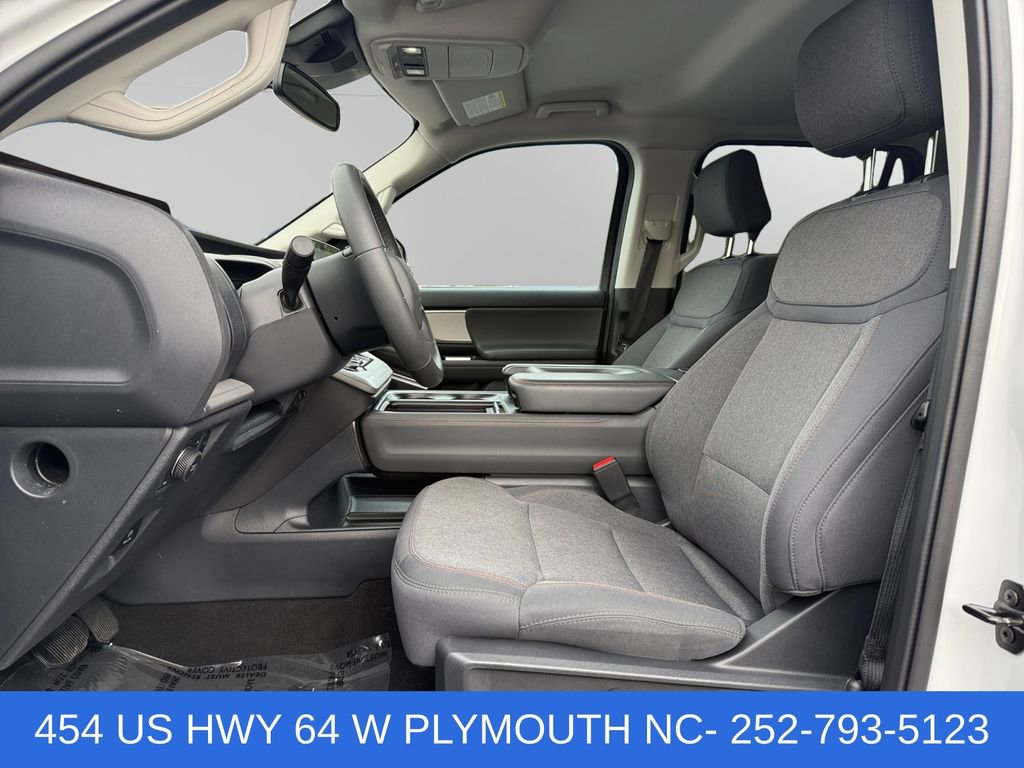 Used 2025 Ford Expedition Max Active AWD/4WD image 9
