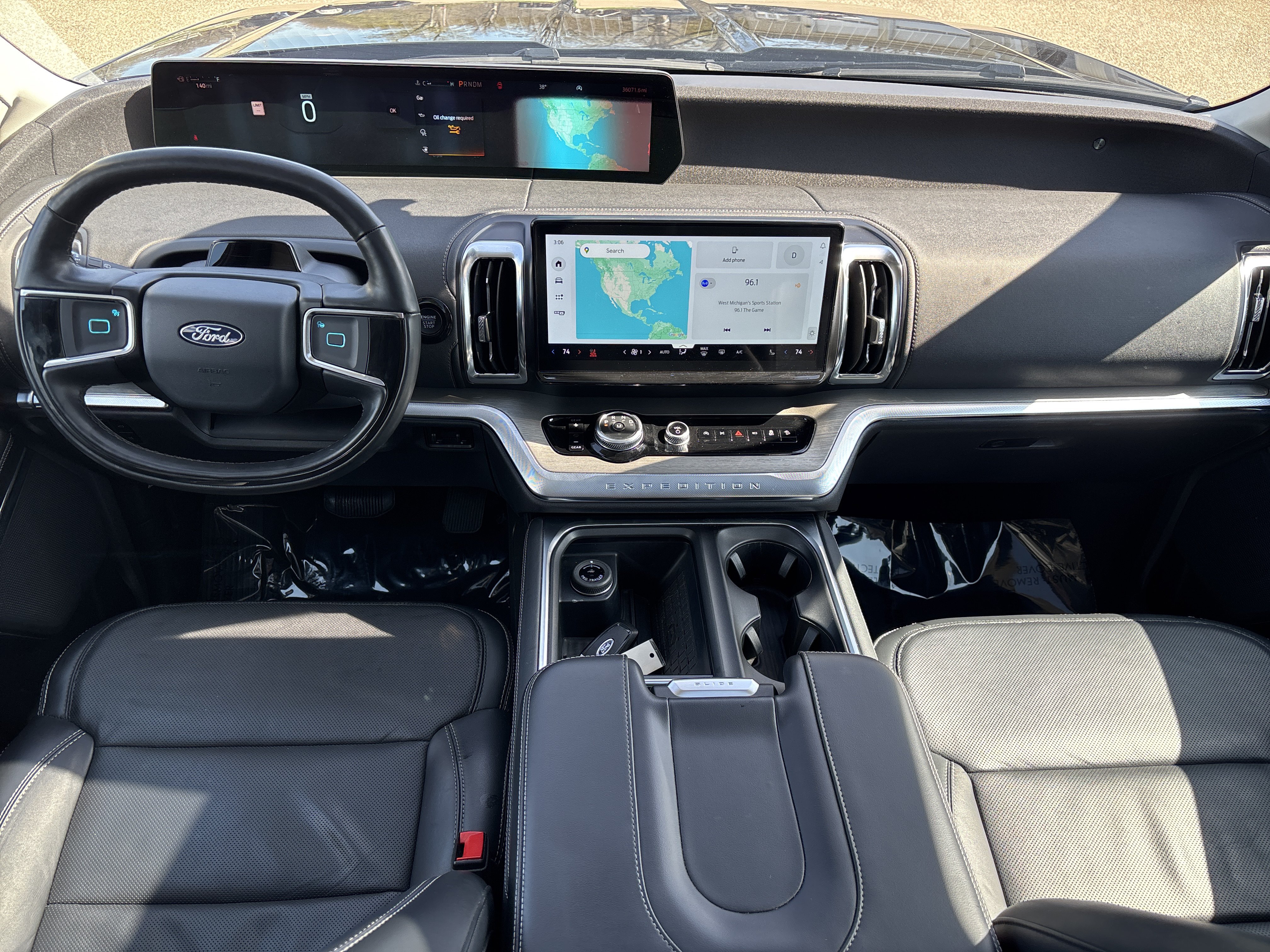 Used 2025 Ford Expedition Platinum AWD/4WD image 11