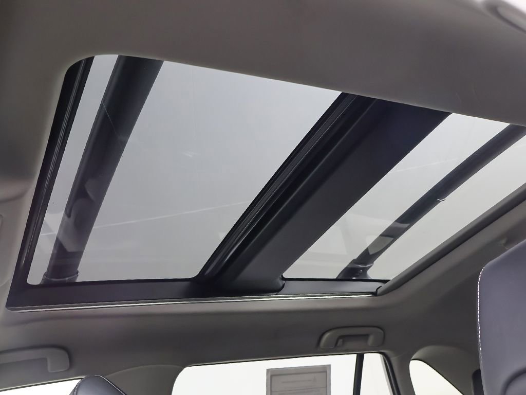 Used 2022 Toyota RAV4 Limited image 20