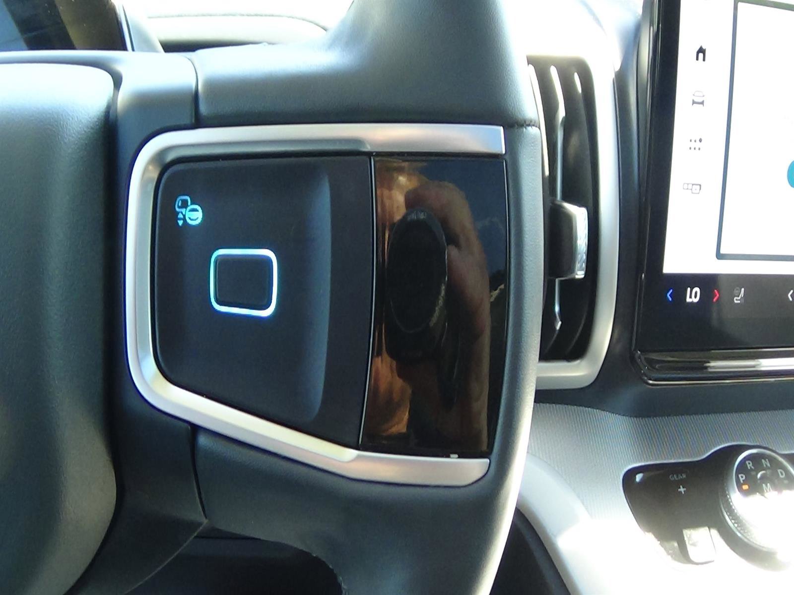 Used 2025 Ford Expedition Active AWD/4WD image 28