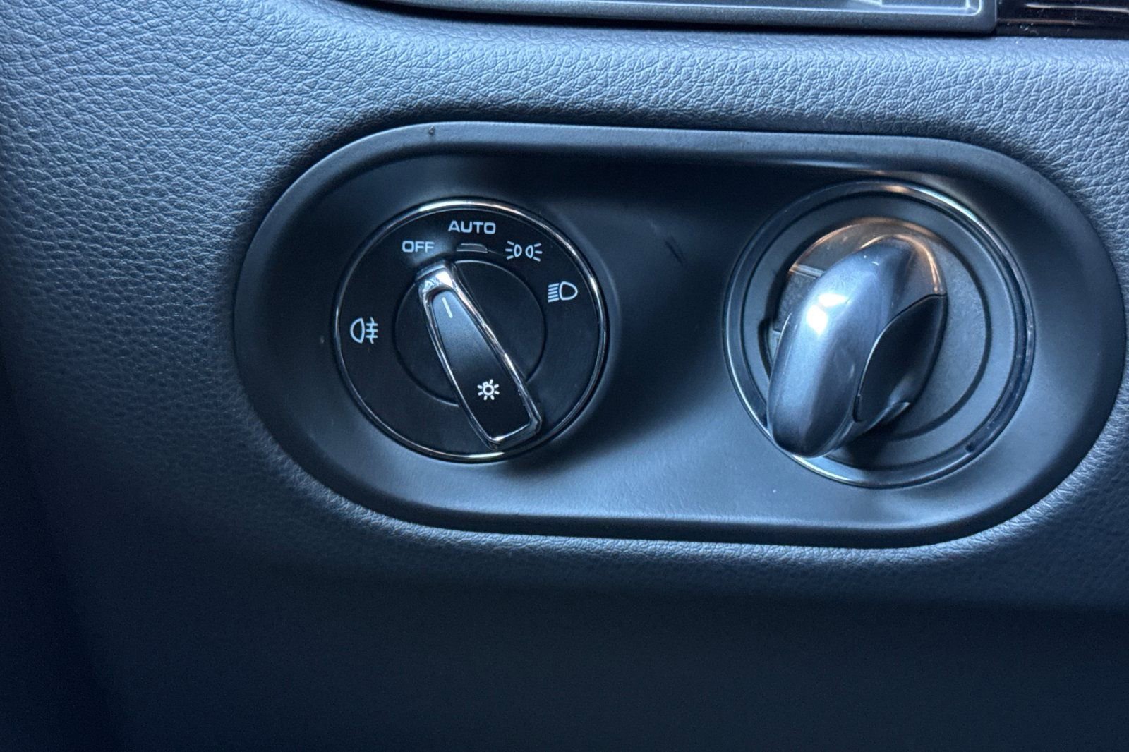 Used 2024 Porsche Macan image 31