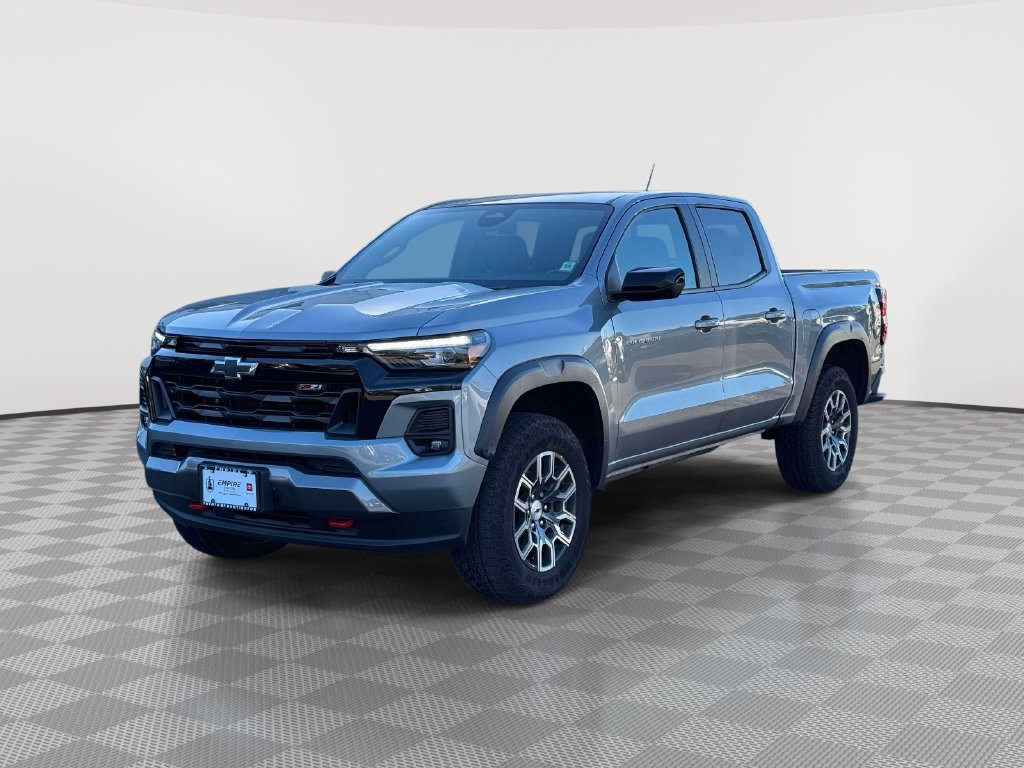 Used 2024 Chevrolet Colorado Z71 w/ Z71 Convenience Package 2 AWD/4WD image 3