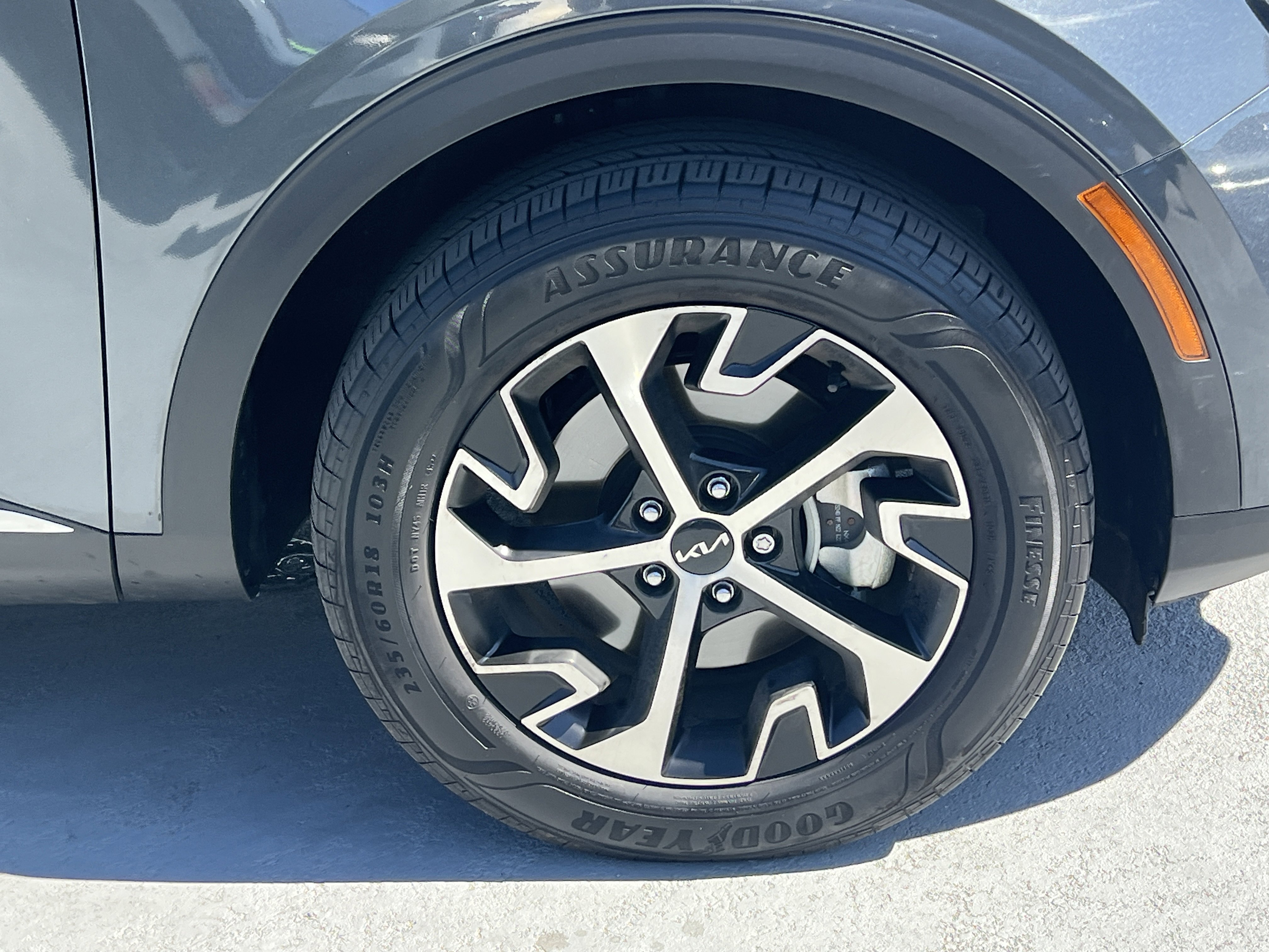 Used 2023 Kia Sportage EX image 15