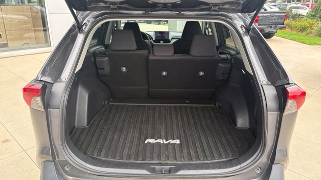 Used 2024 Toyota RAV4 LE AWD/4WD image 27