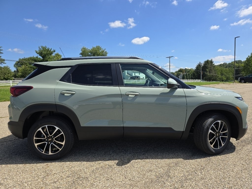 New 2026 Chevrolet TrailBlazer LT w/ Driver Confidence Package AWD/4WD image 11