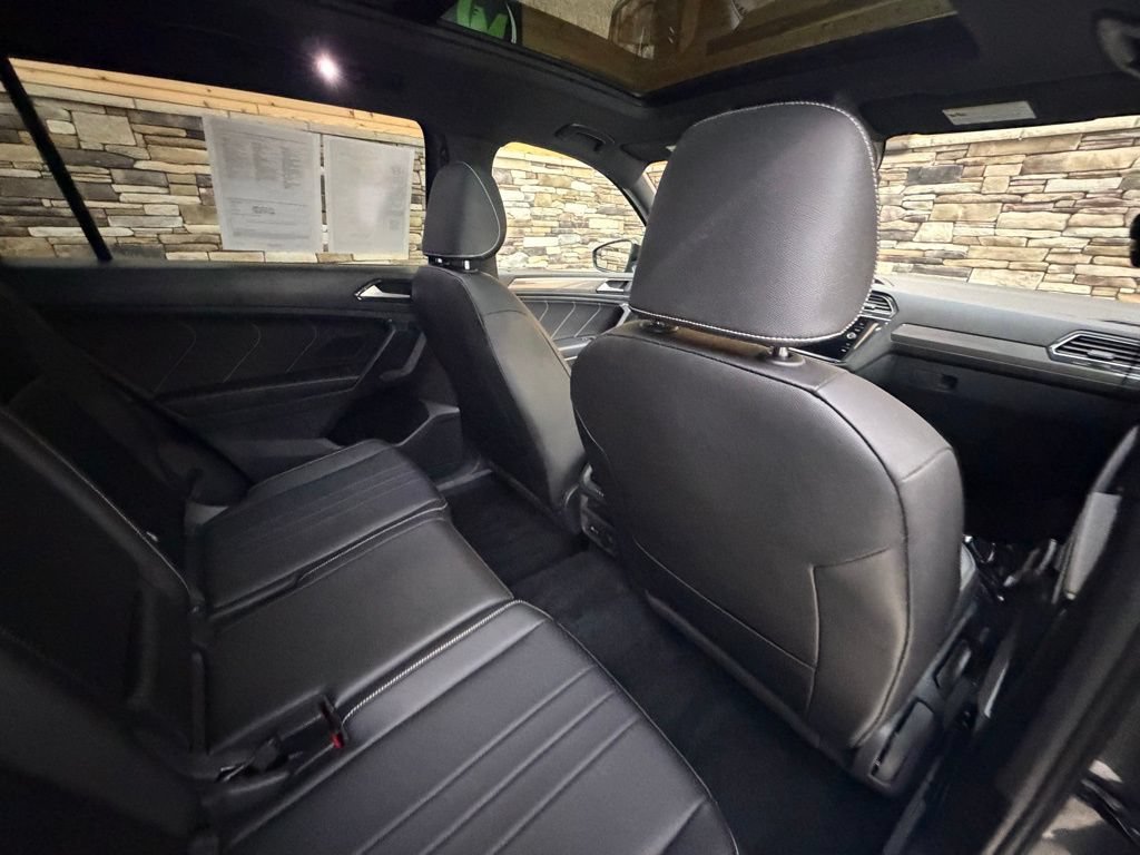 Used 2022 Volkswagen Tiguan SE R-Line AWD/4WD image 31