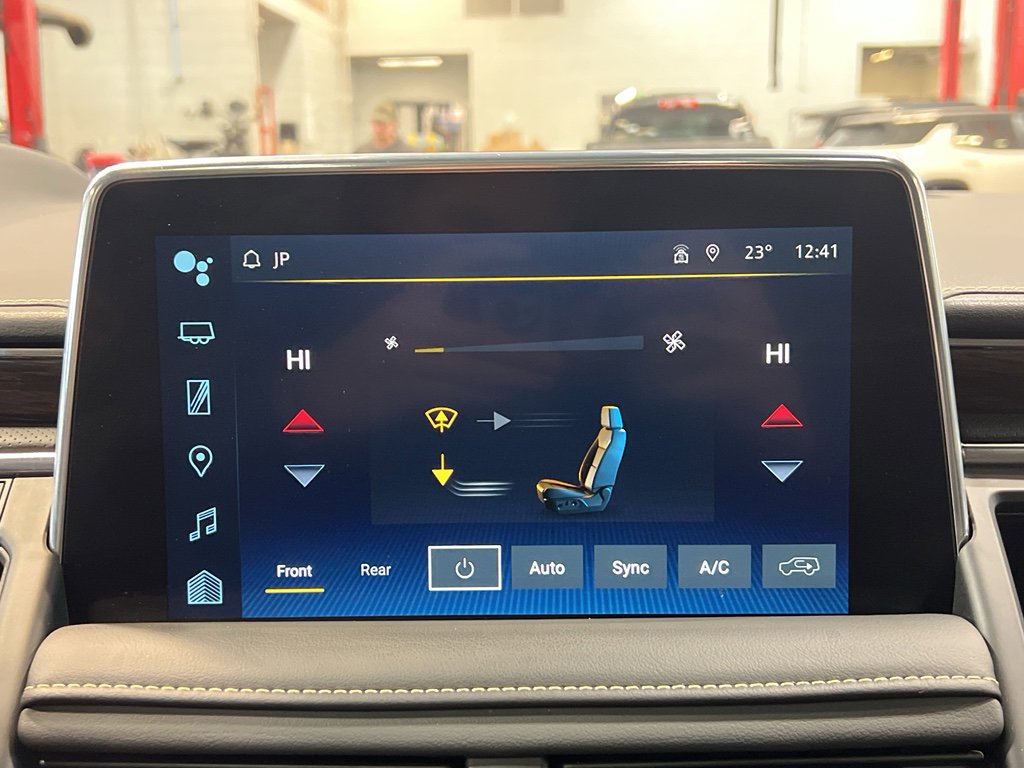 Used 2024 Chevrolet Tahoe Premier w/ Premium Package image 25