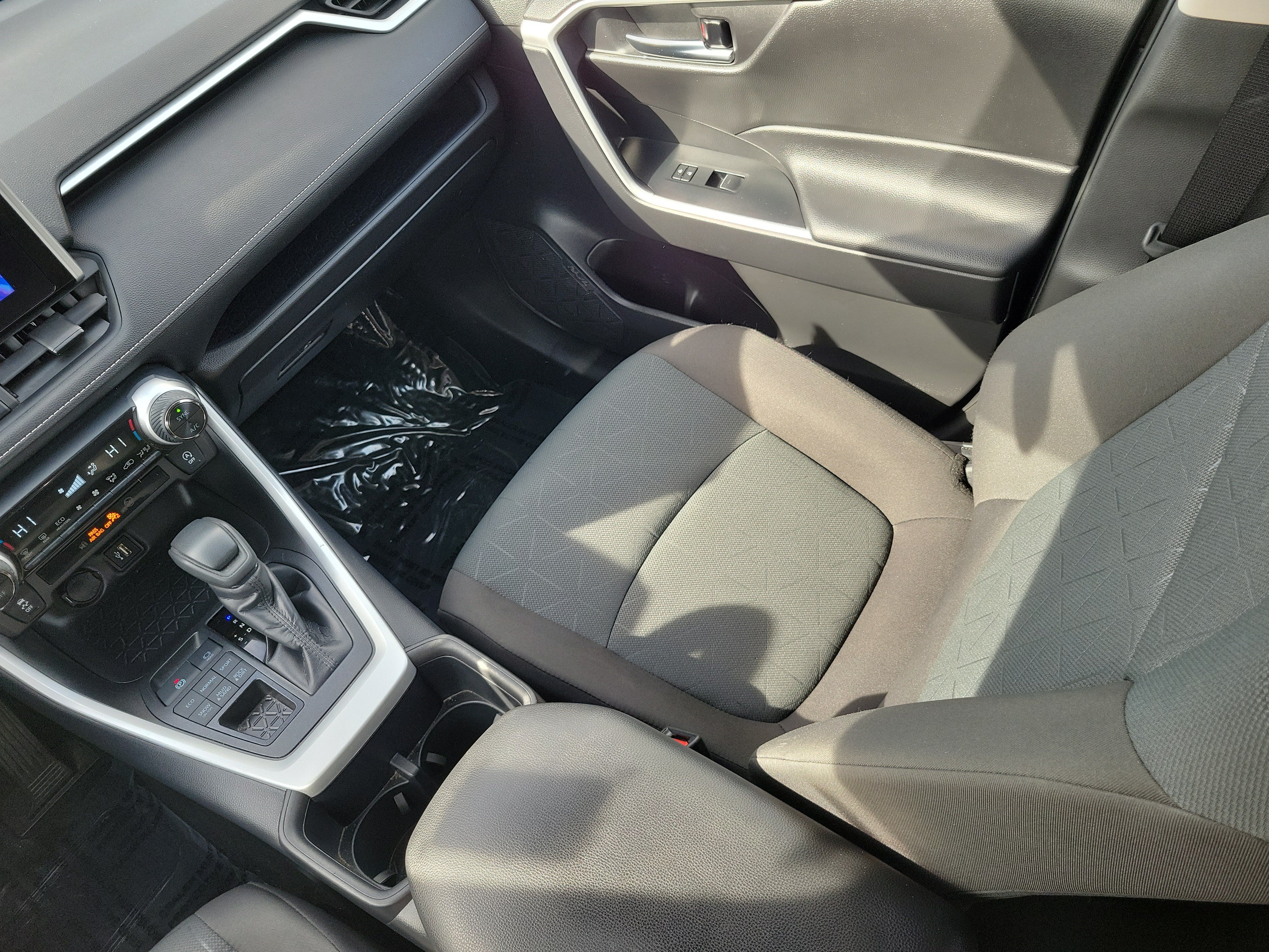 Certified 2025 Toyota RAV4 XLE AWD/4WD image 15