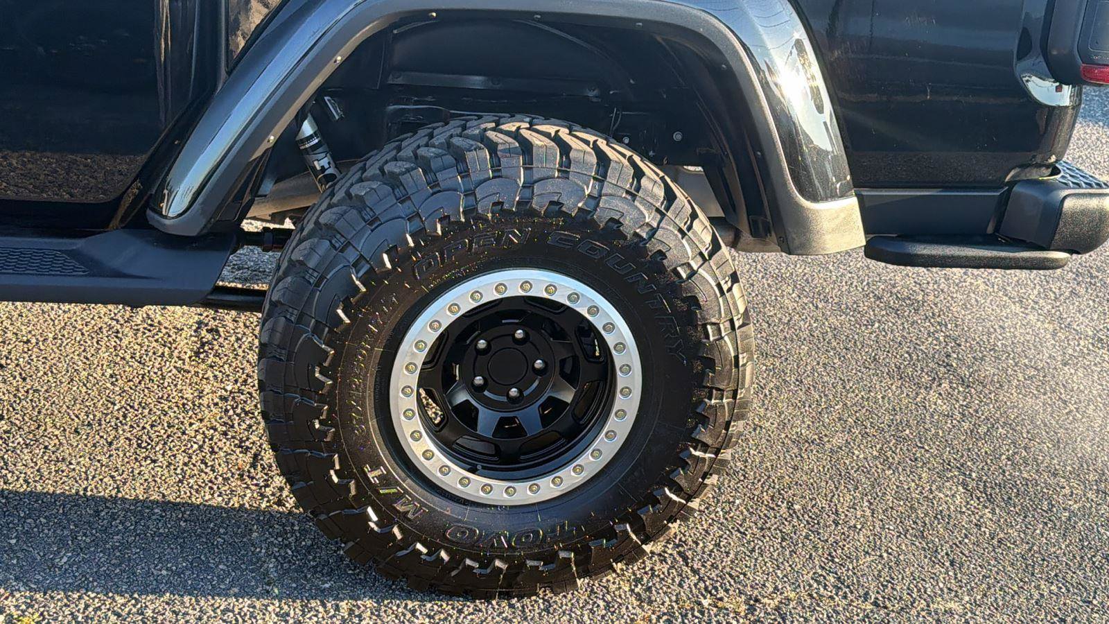 Used 2024 Jeep Gladiator Rubicon AWD/4WD image 8