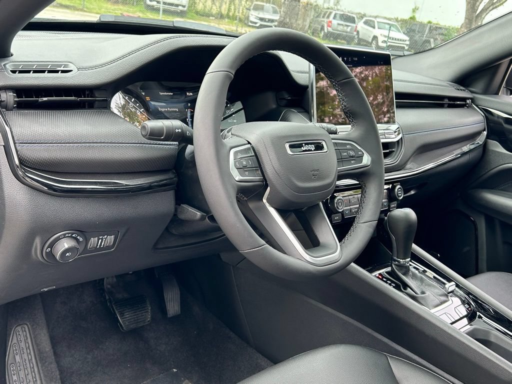 New 2025 Jeep Compass Latitude w/ Sun & Sound Group AWD/4WD image 44