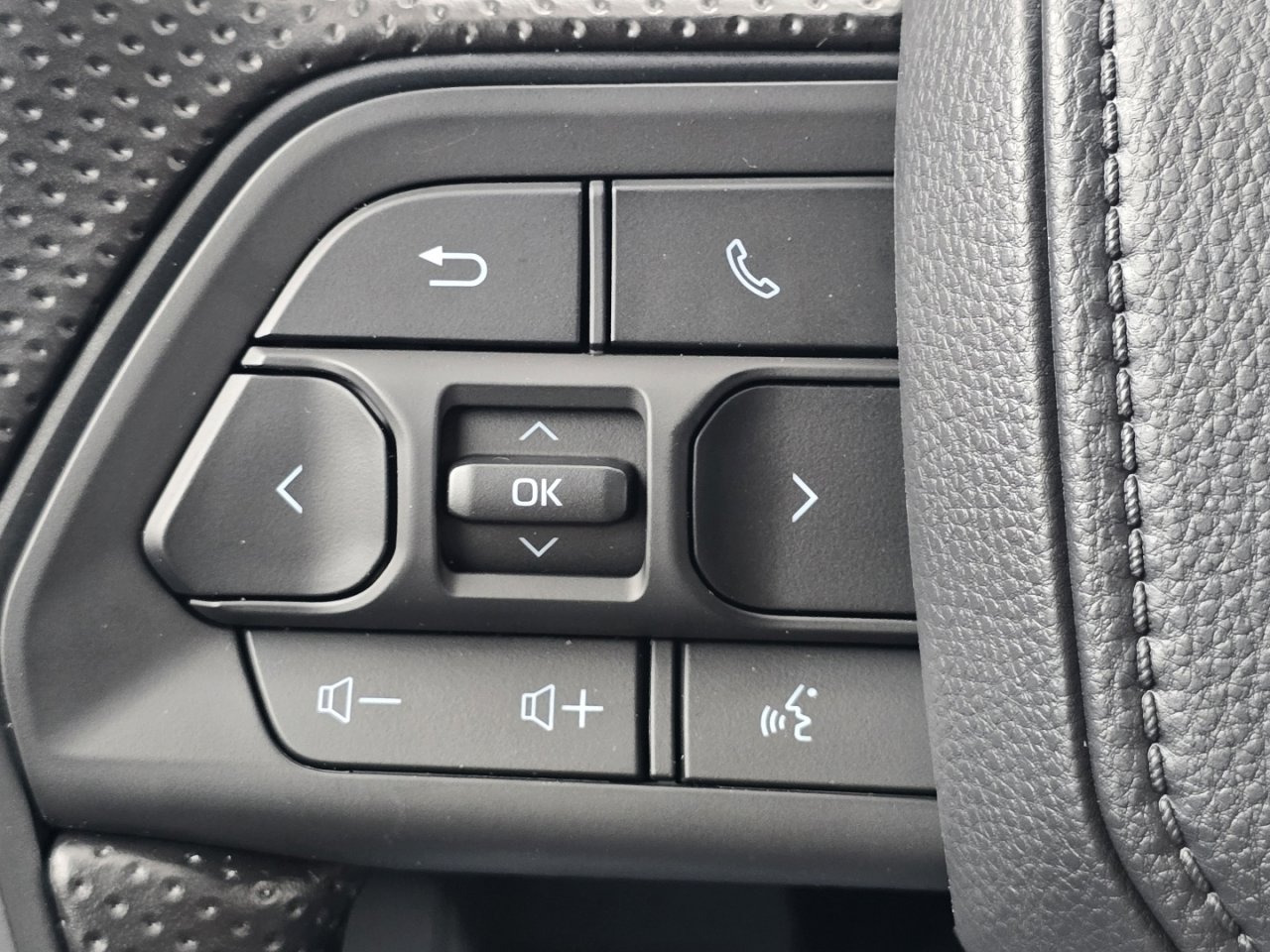 New 2026 Toyota Tacoma SR5 AWD/4WD image 32