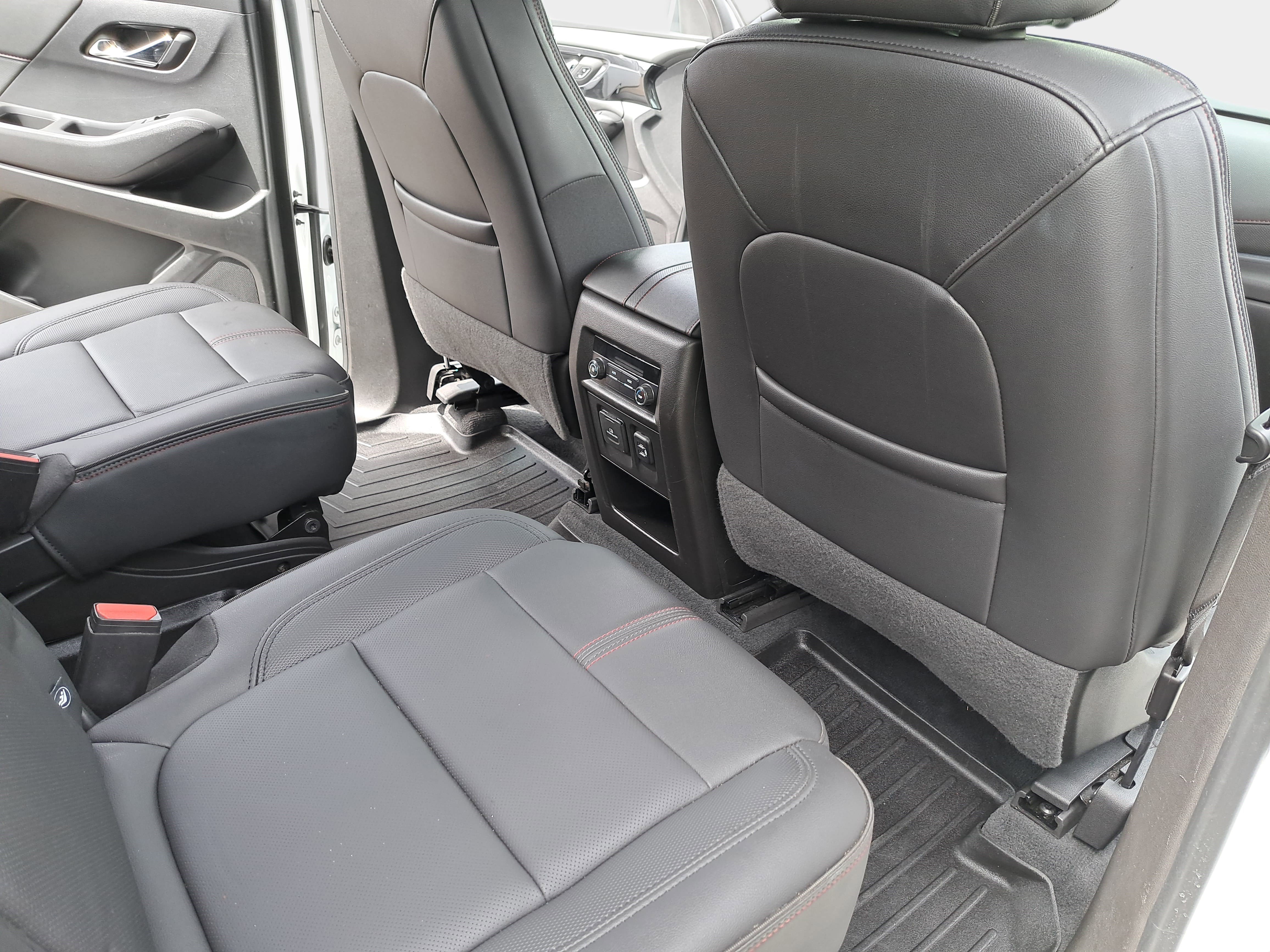 Used 2023 Chevrolet Traverse RS image 11