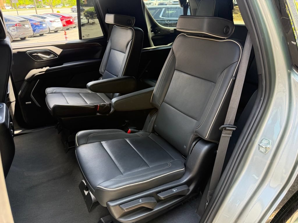 Used 2024 Chevrolet Tahoe Premier AWD/4WD image 32