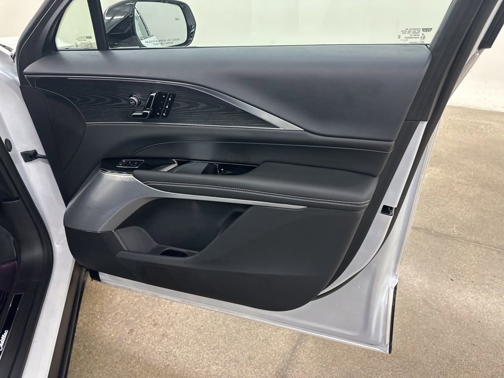 Certified 2025 Cadillac Lyriq Luxury w/ LPO, Floor Liner Package AWD/4WD image 19
