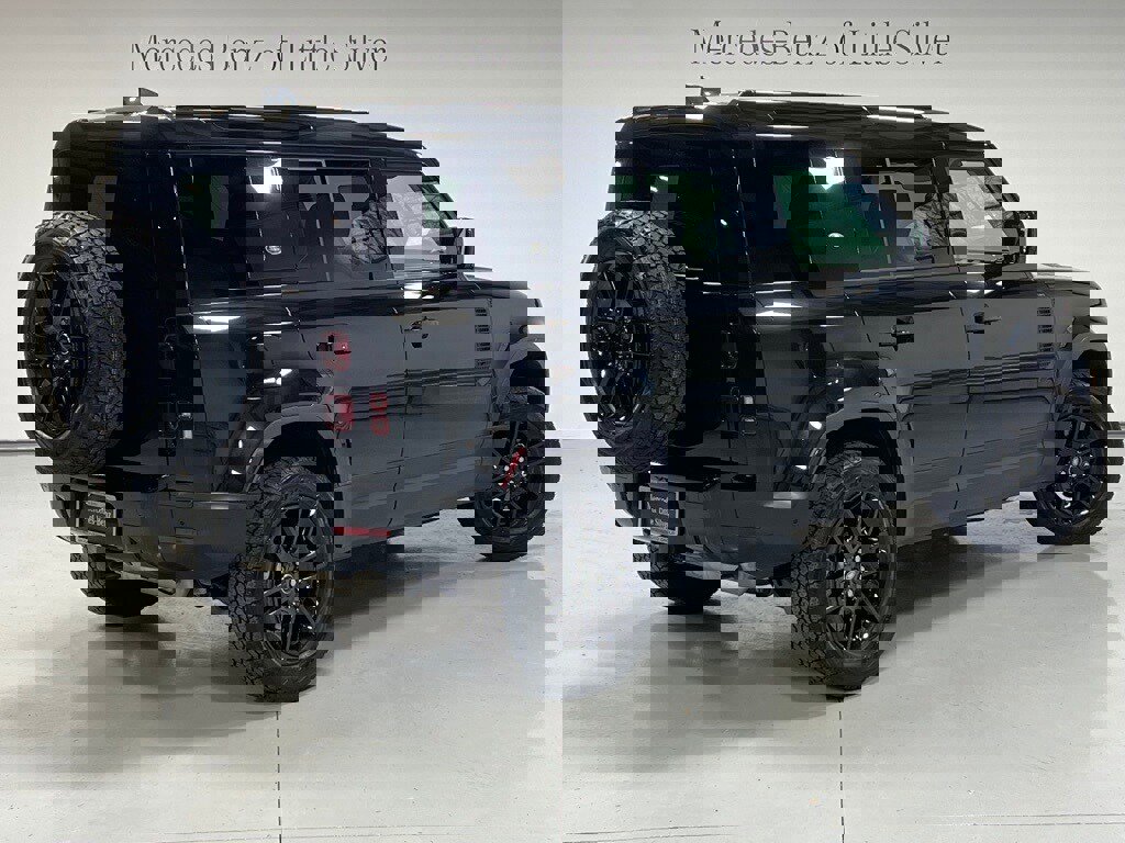 Used 2024 Land Rover Defender 110 S image 6