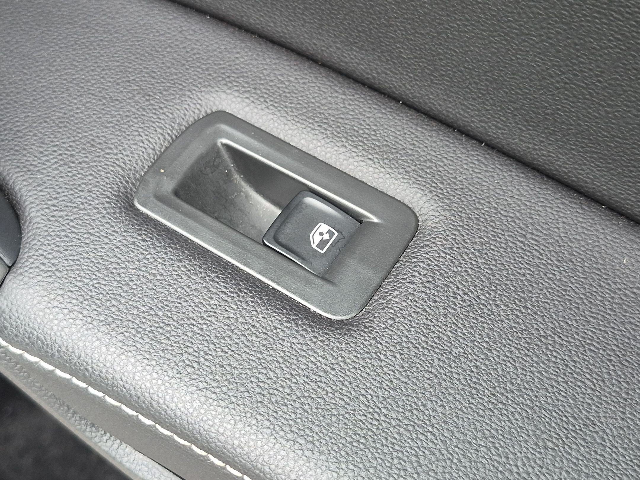 Used 2022 Volkswagen Tiguan S FWD image 34