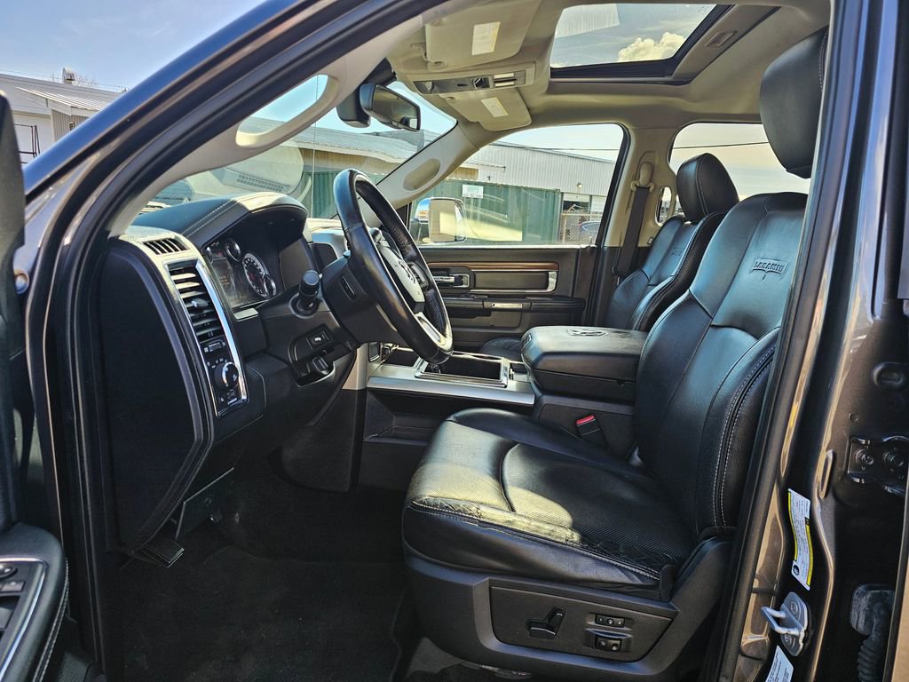 Used 2014 RAM 2500 Laramie w/ Convenience Group AWD/4WD image 17