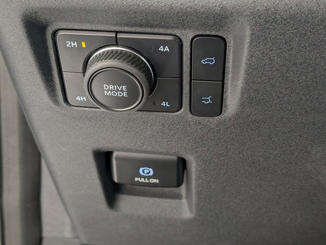 Used 2025 Ford Expedition Platinum image 16